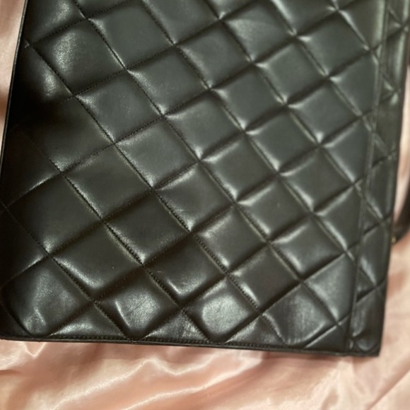 Authentic Gorgeous Vintage Chanel Briefcase Gold hardware - Picture 15 of 16